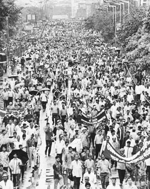 Kolkata Rally.JPG (56200 bytes)